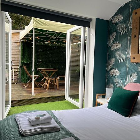 Stylish & Cosy Margate Escape With Hot Tub And Log Burner Dogs Welcome Exteriör bild