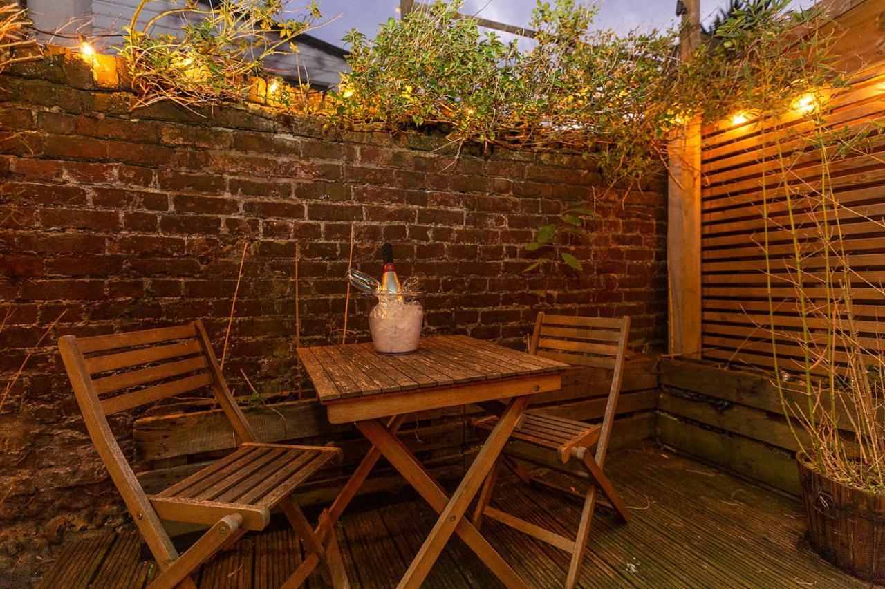 Stylish & Cosy Margate Escape With Hot Tub And Log Burner Dogs Welcome Exteriör bild
