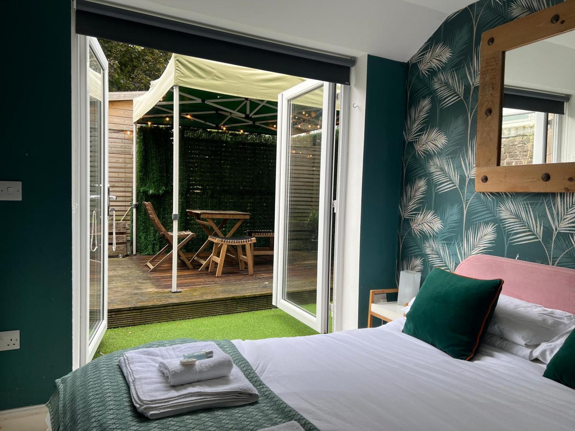 Stylish & Cosy Margate Escape With Hot Tub And Log Burner Dogs Welcome Exteriör bild