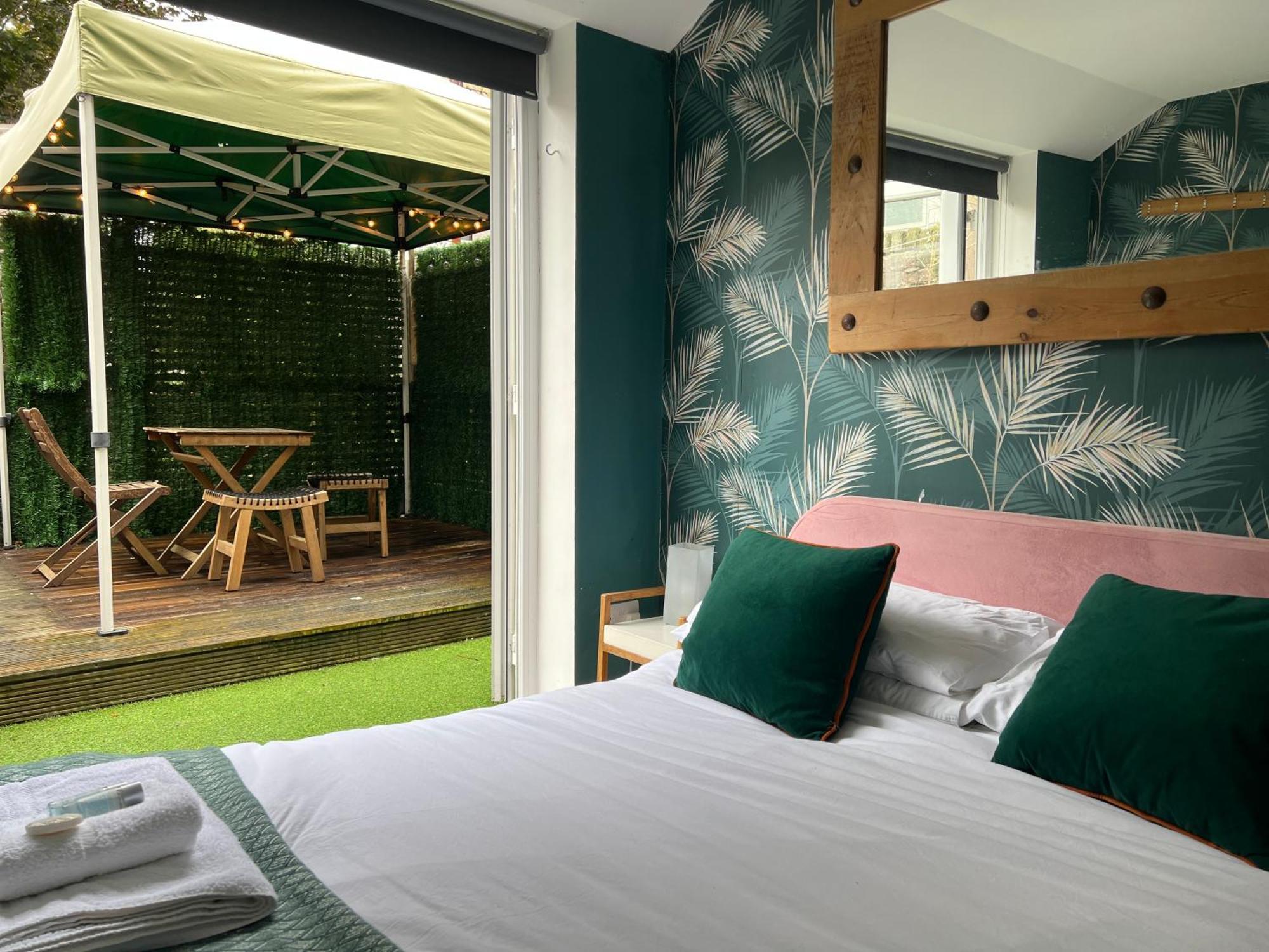 Stylish & Cosy Margate Escape With Hot Tub And Log Burner Dogs Welcome Exteriör bild