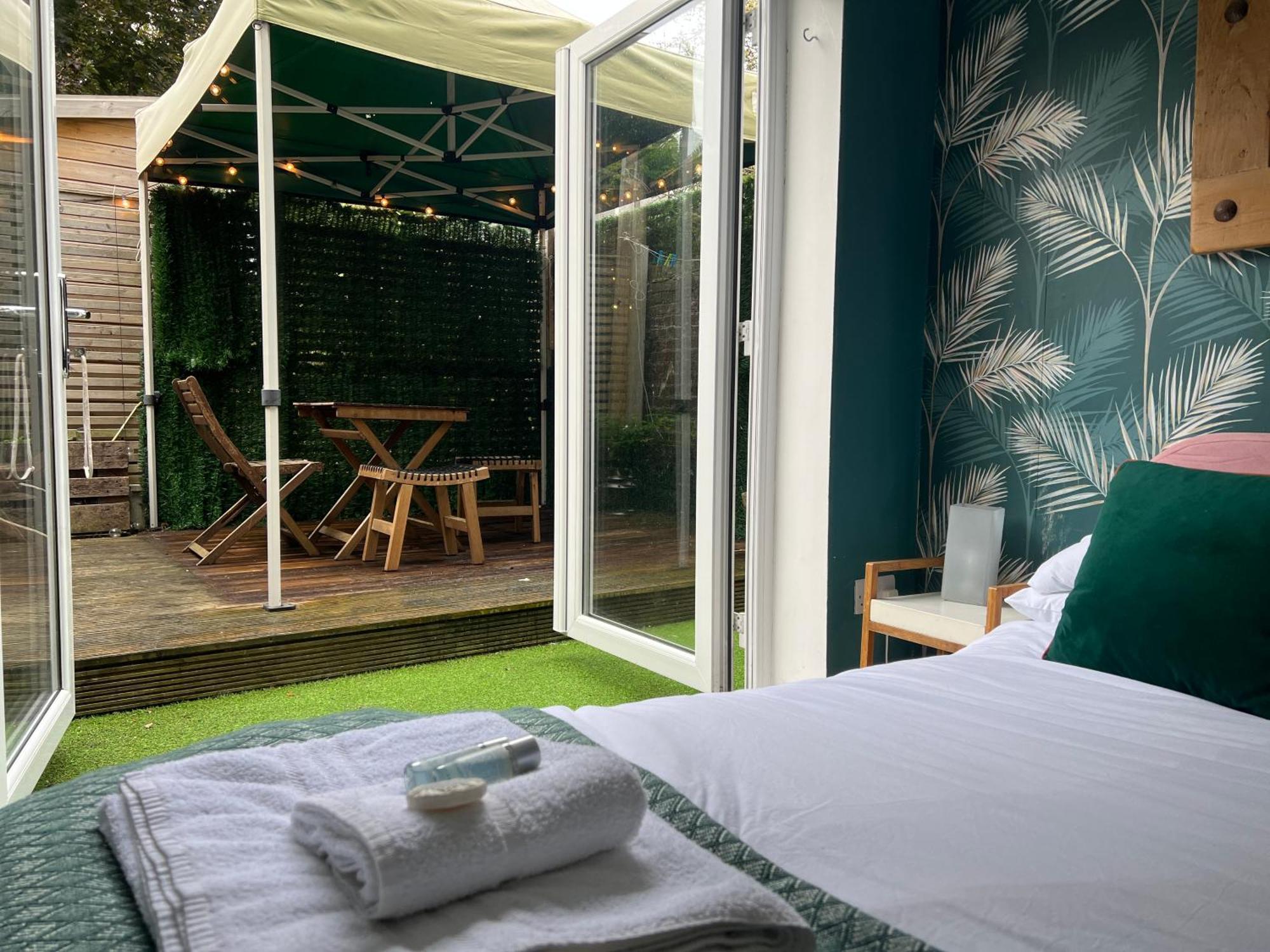 Stylish & Cosy Margate Escape With Hot Tub And Log Burner Dogs Welcome Exteriör bild
